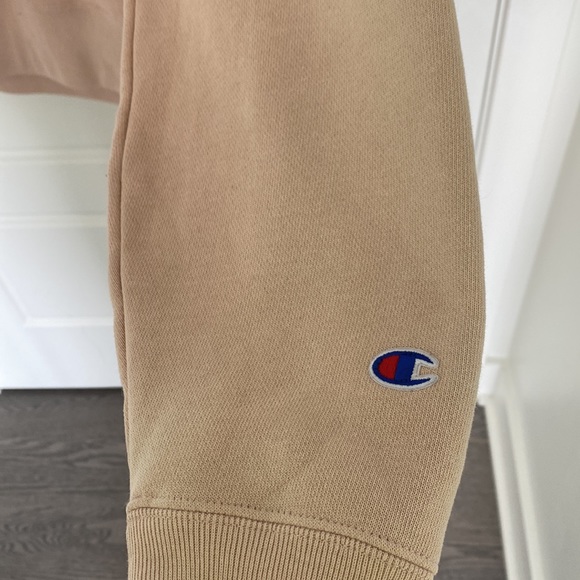 Light pink Champion hoodie💓 - Picture 3 of 4